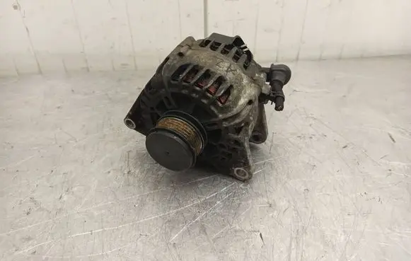 Hyundai i30 Generator/alternator 373002A601 2616019A TG12C140