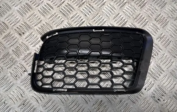 Front bumper lower grill