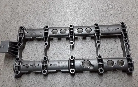 Mercedes-Benz E W211 Camshaft holder R2710510902