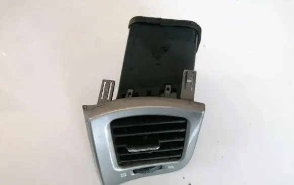Toyota Avensis Verso Dash center air vent grill 5565044080 55650-44080