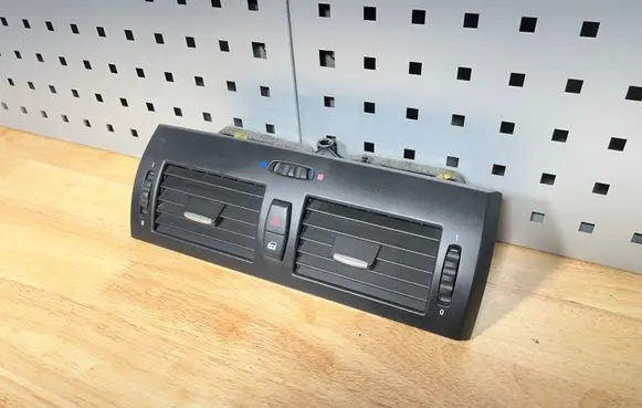 BMW X3 E83 Dash center air vent grill 3415965