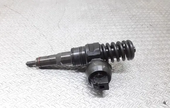 Audi A4 S4 B6 8E 8H Fuel injector 038130073BA