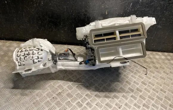Opel Combo E Interior heater climate box assembly 9808405080