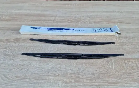 Hyundai Scoupe Windshield/front glass wiper blade 9999X-23301