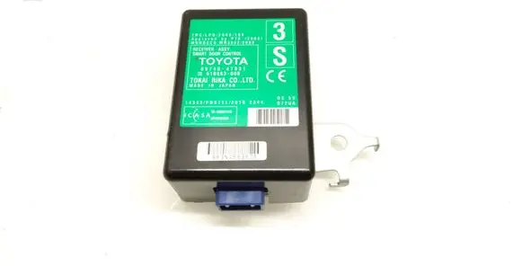 Toyota Prius+ (ZVW40) Door control unit/module 8974047031 61B663000