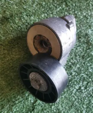 Iveco Daily 6th gen Generator/alternator belt tensioner 504086751