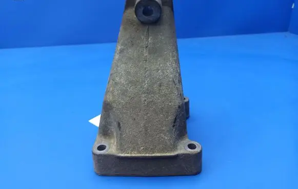 Mercedes-Benz C W203 Engine mounting bracket A2712230804
