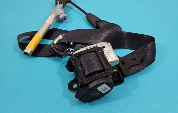 Peugeot 4007 Front seatbelt 604675800A IMPRK1439271