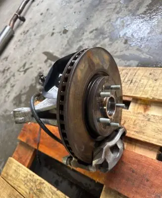 Hyundai Tucson IV NX4 Front wheel hub