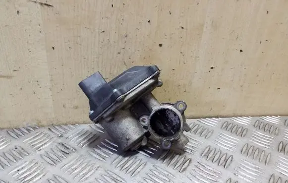 Skoda Superb B8 (3V) EGR valve 04L131501M A2C96089300