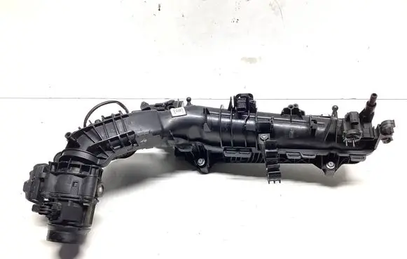BMW 5 G30 G31 Intake manifold 8513655
