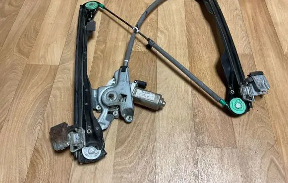 Ford Focus Front door window regulator with motor 119144103 FP01600170A