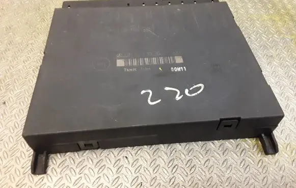 Mercedes-Benz S W220 Central body control module 2208201026 A2208201026