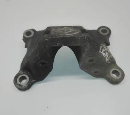 Audi A6 S6 C6 4F Engine mounting bracket 4F0199307M