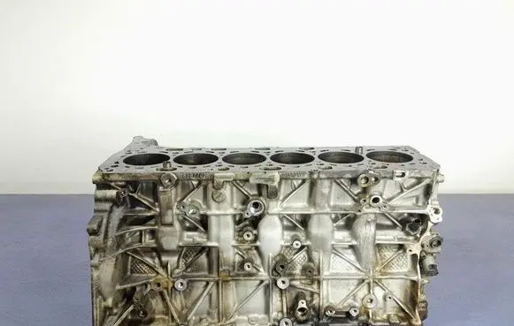 Audi A4 S4 B7 8E 8H Engine block 8597702