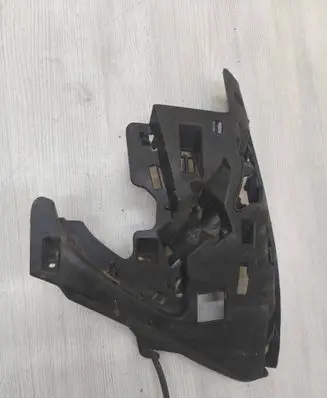 Volvo S60 Front bumper mounting bracket 31323425 209120928 1308457