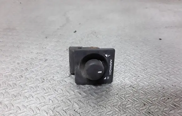 Land Rover Discovery Wing mirror switch AMR2498