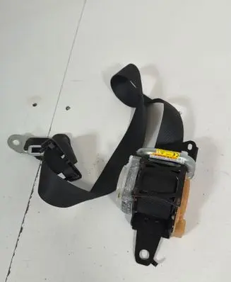 Toyota Camry VIII XV70 Rear seatbelt 