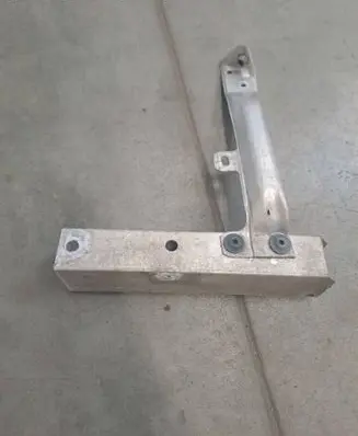 BMW 5 F10 F11 Radiator mount bracket 7158873 13232810
