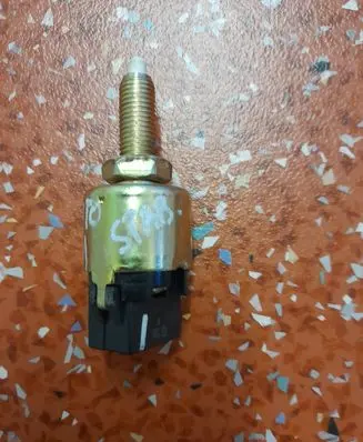 KIA Sorento Brake pedal sensor switch