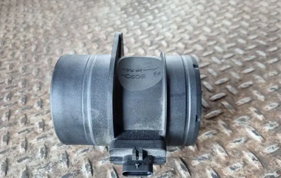 Volkswagen Tiguan Mass air flow meter 03L906461A 0281002956