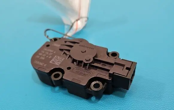 BMW iX1 A/C air flow flap actuator/motor T53556CE IMPRK1574298