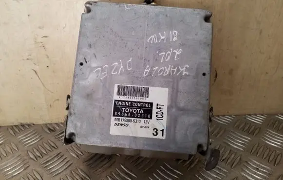 Toyota Corolla E120 E130 Engine control unit/module 8966602310 MB1758005310