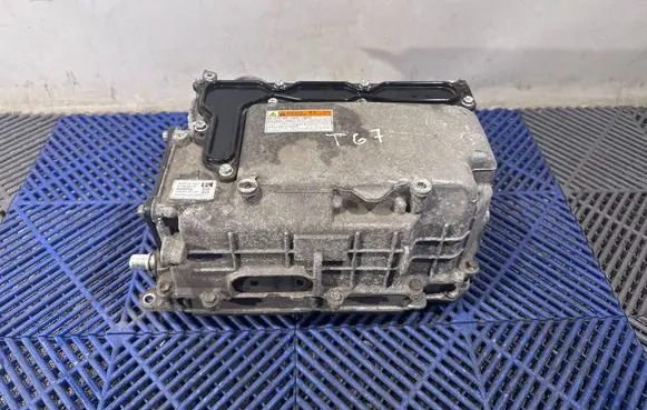 Toyota Auris E180 Voltage converter inverter G920047190