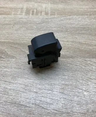 Toyota Corolla E120 E130 Electric window control switch 8481002041