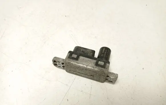 Glow plug pre-heat relay