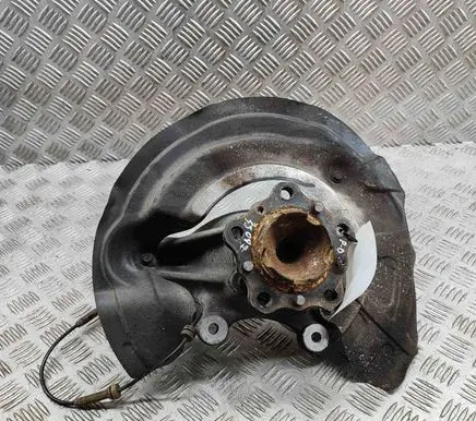 BMW M3 F80 Front wheel hub 7857506 2284002