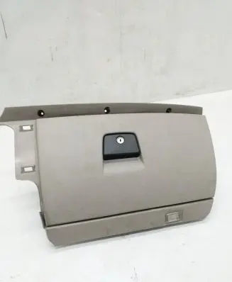 Volvo V50 Glove box 8626141