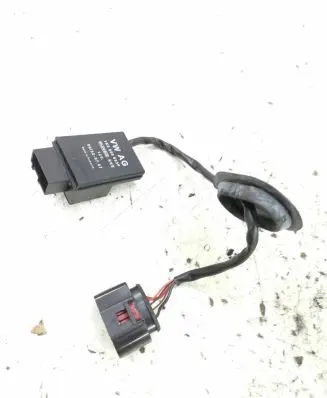 Volkswagen PASSAT B6 Fuel pump relay 1K0906093F 09320707