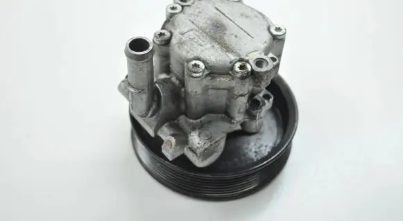 Renault Laguna III Power steering pump