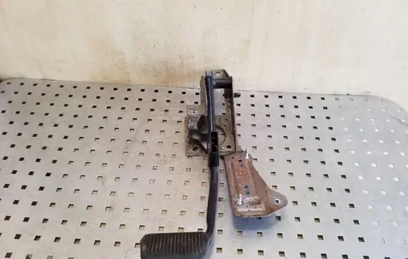 Ford Focus Brake pedal BV612467HA