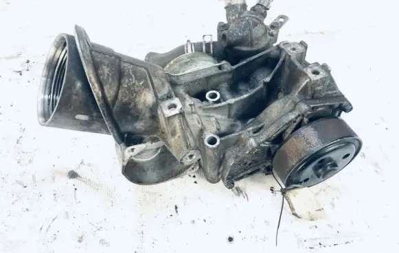 Honda FR-V Oil filter cover 
