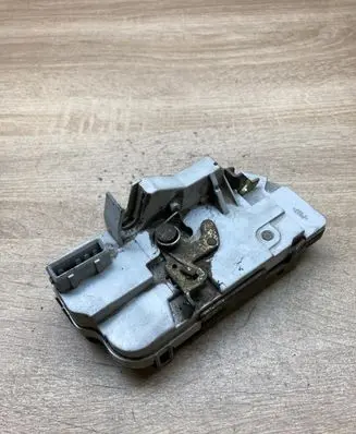 Peugeot 206 Rear door lock PEUGOT RIGHTSIDE