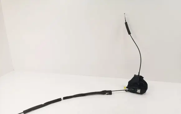Nissan Juke I F15 Front door lock 16511A17311C