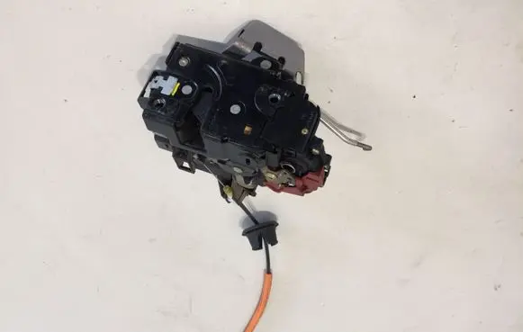 Audi A4 S4 B6 8E 8H Rear door lock 8E0839015C