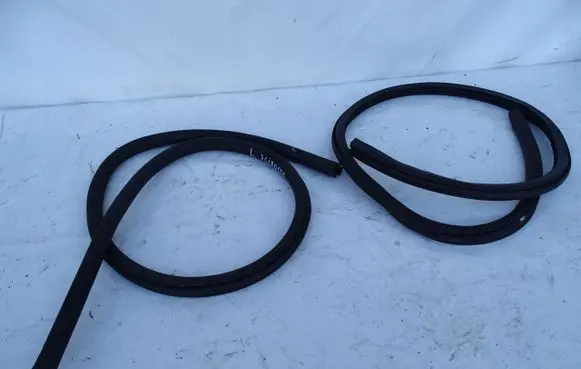 Volkswagen Scirocco Rubber seal loading door 1K8867911B