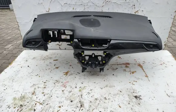 Opel Corsa E Dashboard 