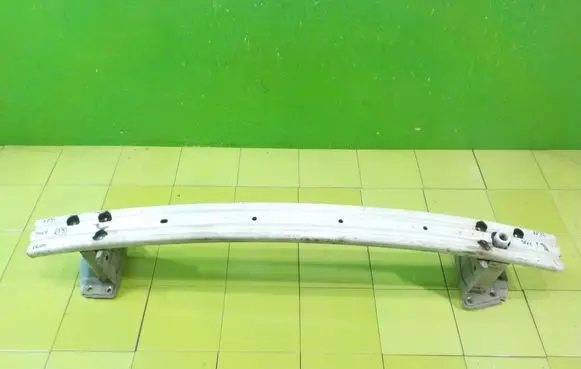 Nissan Juke I F15 Front bumper support beam PRZOD