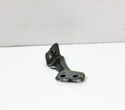 Volkswagen Jetta VII Fender mounting bracket 17A809471