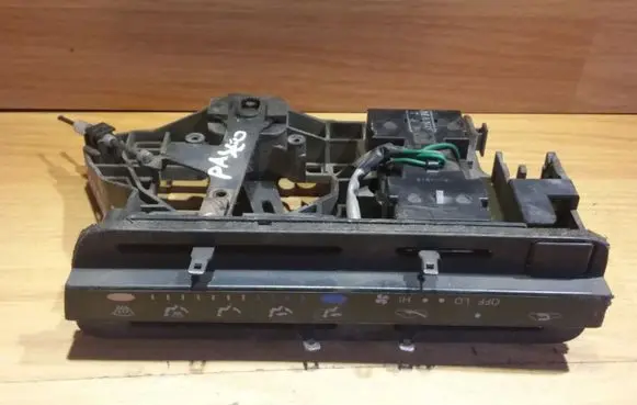 Mitsubishi Pajero Climate control unit 5151M21