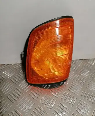 Mercedes-Benz E W124 Front indicator light 1305233928