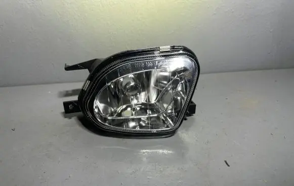 Mercedes-Benz E W211 Front fog light
