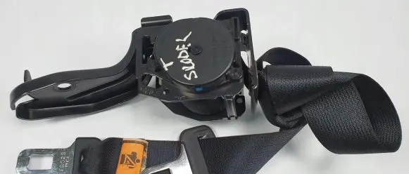 Mazda CX-7 Middle seatbelt (rear) C7046308