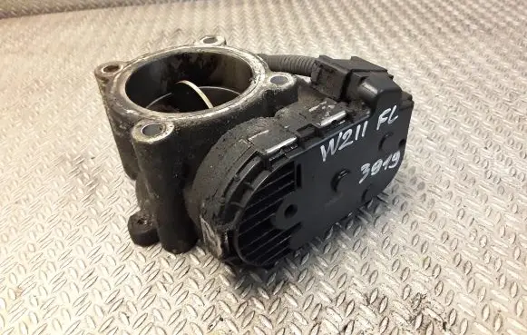 Mercedes-Benz E W211 Throttle valve 6420900270 A6420900270