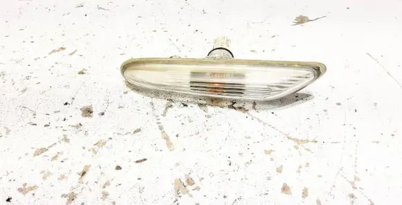 BMW 5 E60 E61 Front fender indicator light