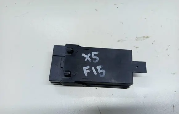 BMW X5 F15 Seat heating relay 9216468 2840078408300 08507513